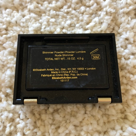 Elizabeth Arden shimmer powder in Nude Shimmer - Picture 3 of 3